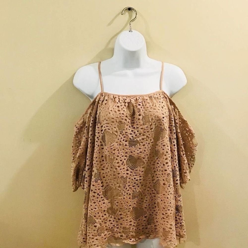 Vince Camuto | Off Shoulder Lace Blouse XS Pink - Picture 2 of 11